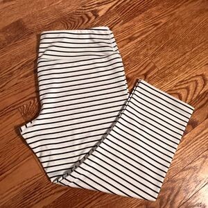 Capri leggings striped black & white women’s